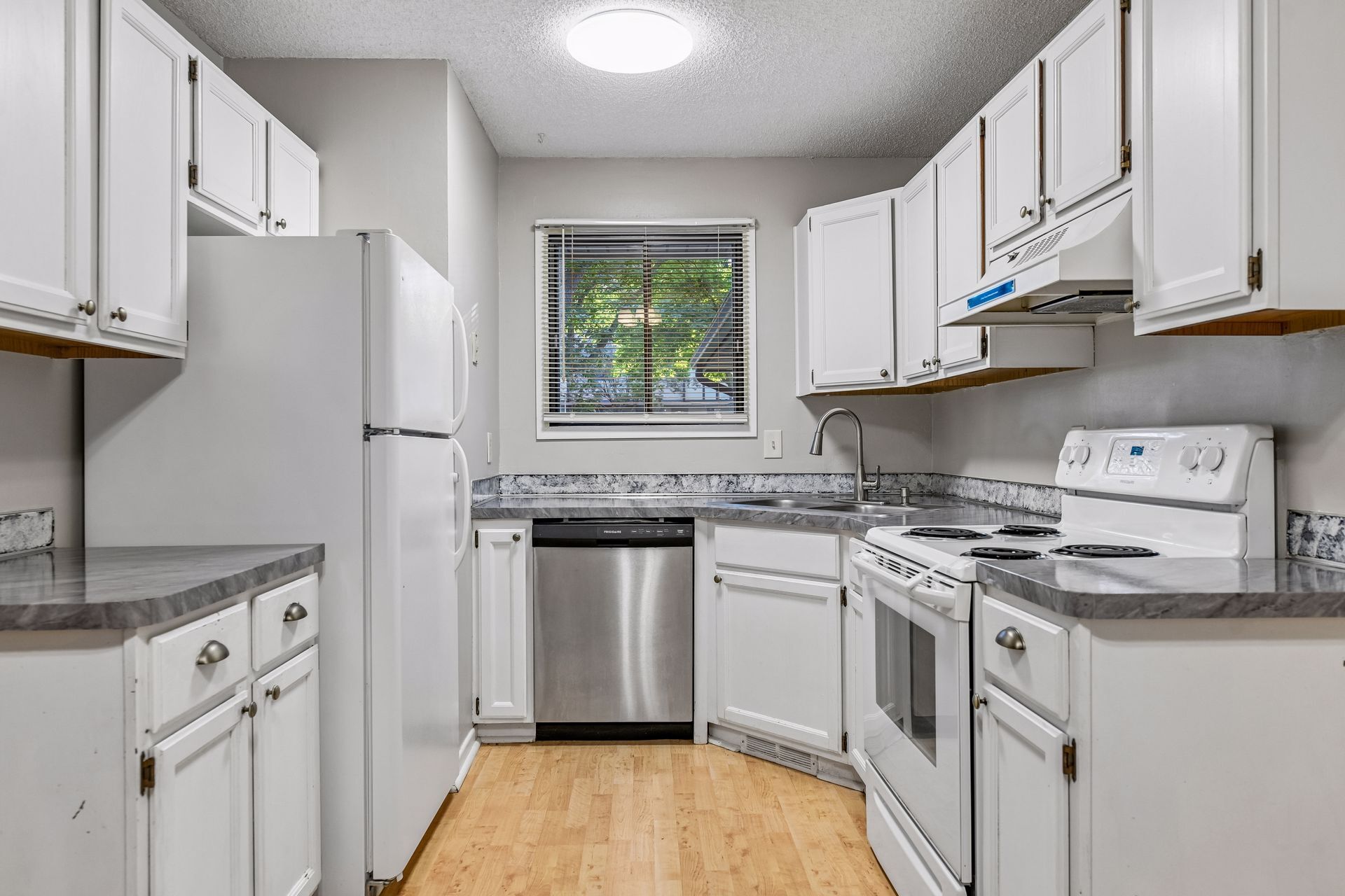 Building Photo - 13316 Zenith Ln