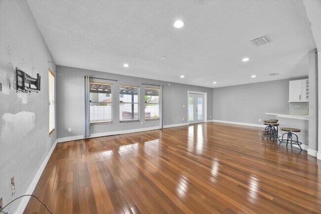 Building Photo - 409 Rona Ln