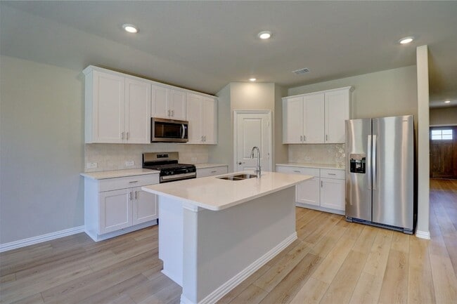 Building Photo - 3410 Pat Mayse Dr