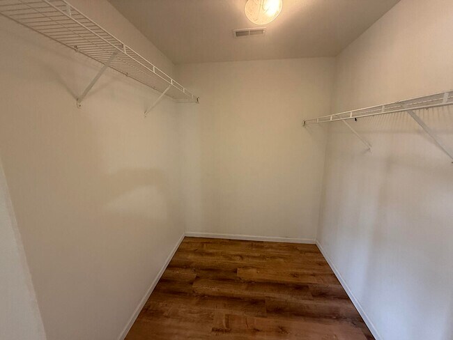 Building Photo - 1432 Bodie Dr