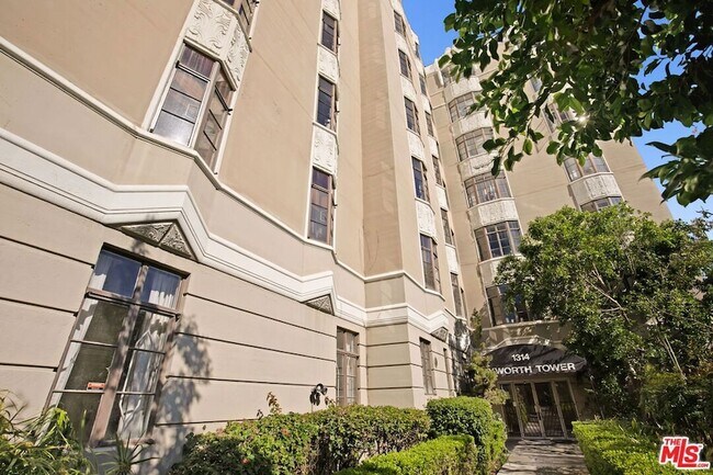 Building Photo - 1314 Hayworth Ave
