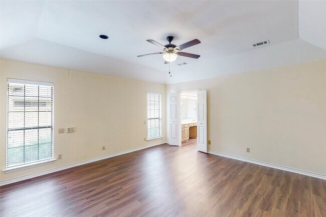 Building Photo - 7504 Summitview Dr