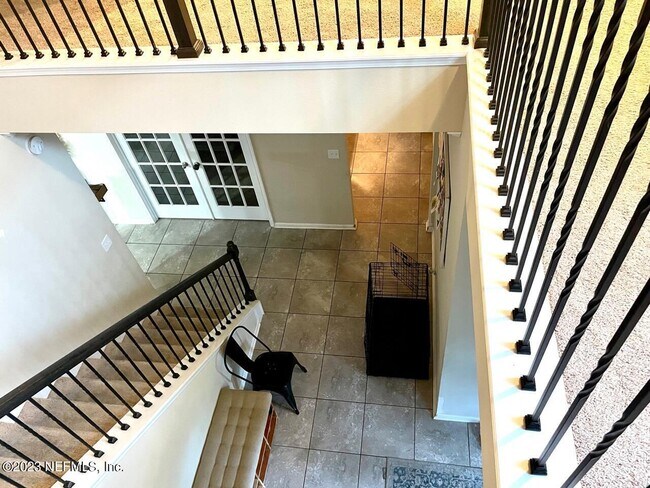 Building Photo - 591 Drysdale Dr