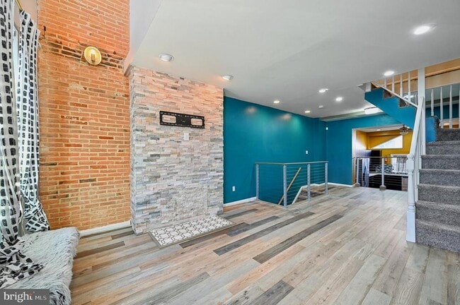 Building Photo - 622 Scott St