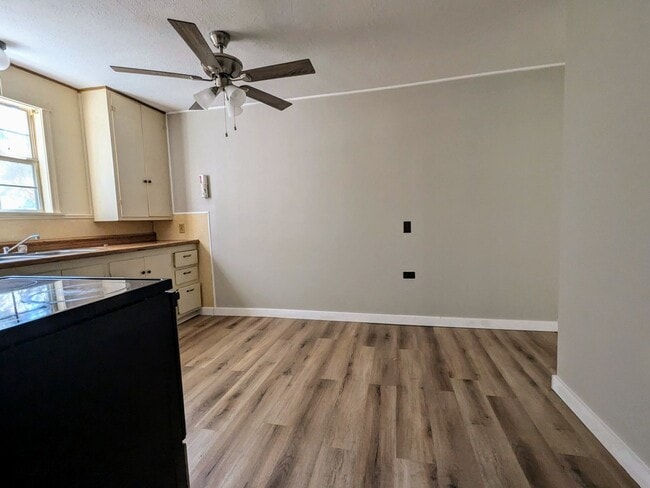 Building Photo - Coming Soon! 3 Bedroom