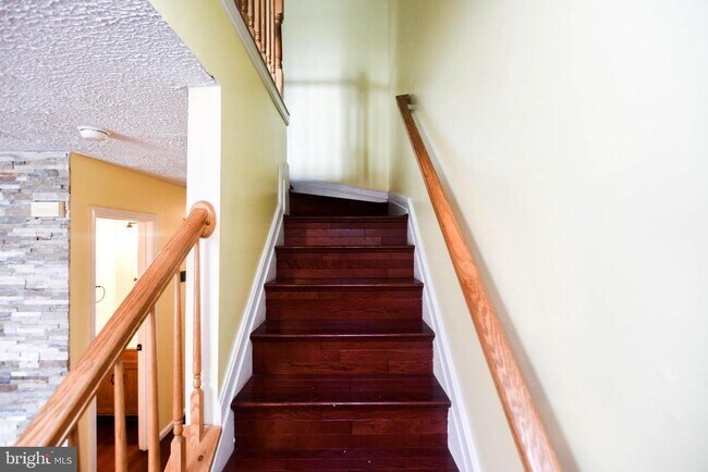 Building Photo - 7234 Tamo Ct