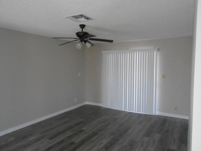 Building Photo - Spacious Single Story Home near Lake Mead ...