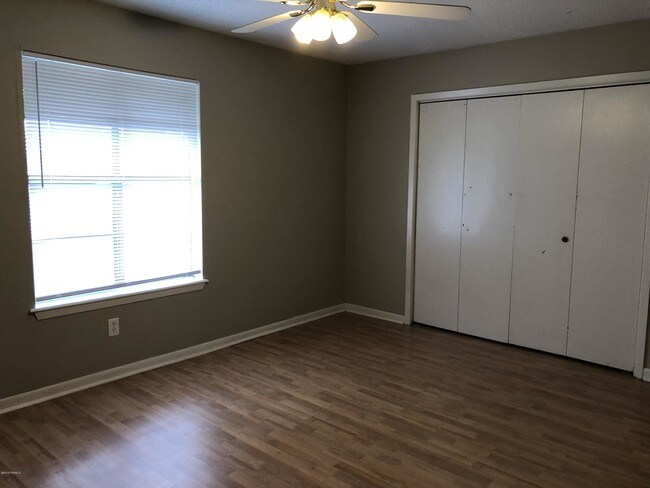 Building Photo - 105 Meaux Blvd