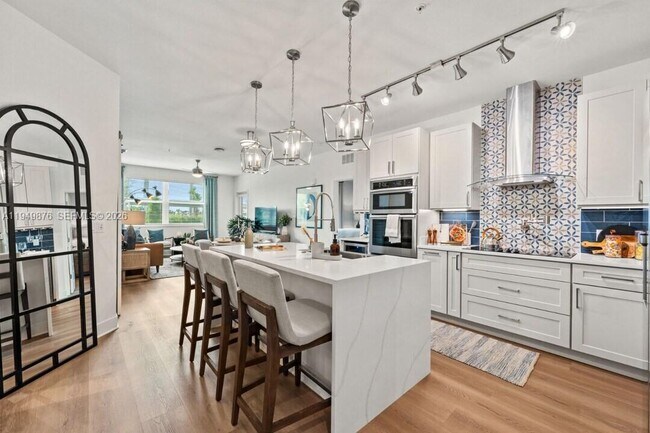 Building Photo - 3901 Coast View Pointe