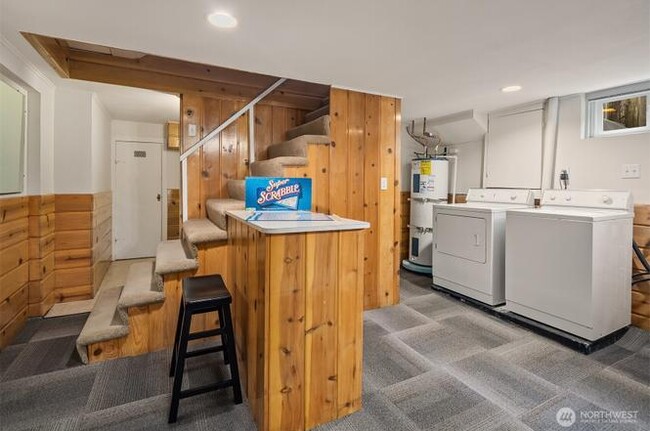 Building Photo - 5035 47th Ave NE