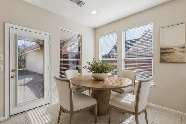 Building Photo - 6518 Montana Ridge Ct