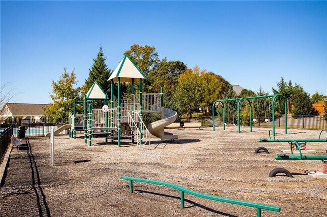 Building Photo - 4675 Silver Oak Dr SW