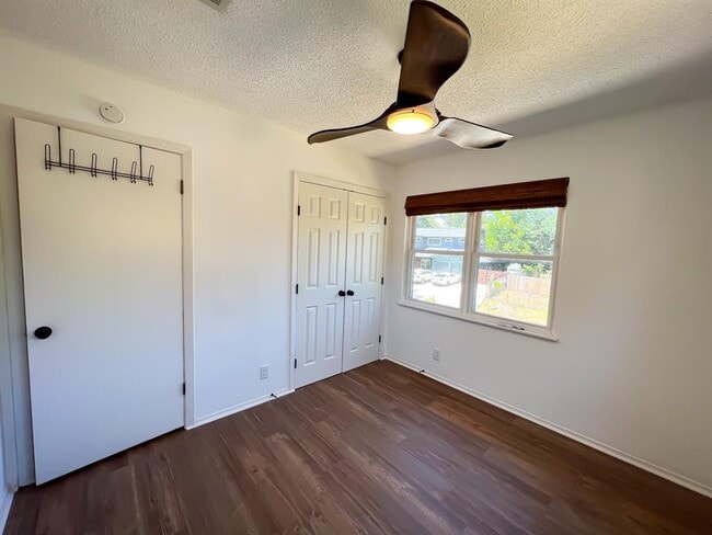 Building Photo - 8519 Shenandoah Dr