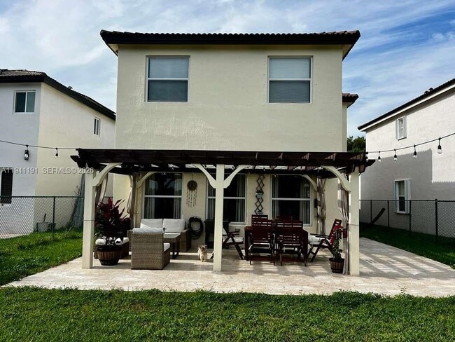 Building Photo - 1531 SE 20th Rd