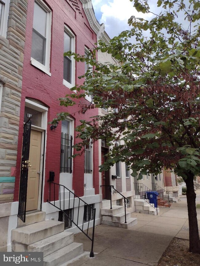 Building Photo - 21 N Monroe St