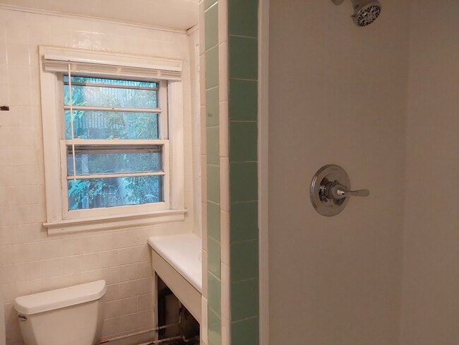 Building Photo - 103 E Stuart St