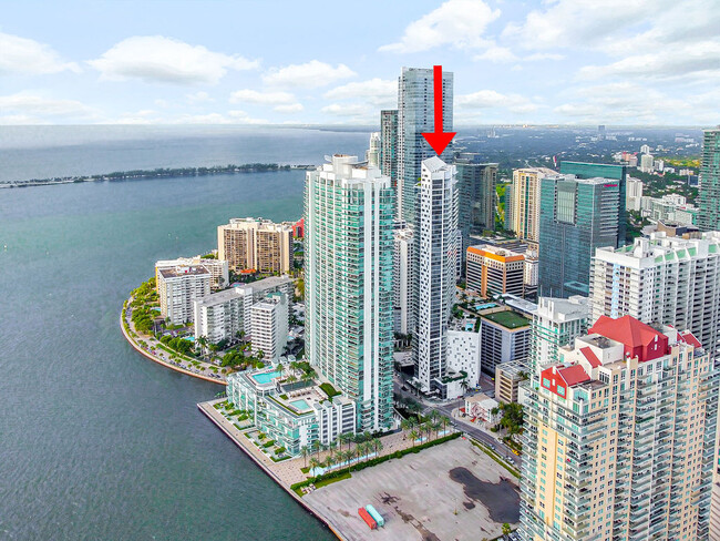 Building Photo - 1300 Brickell Bay Dr