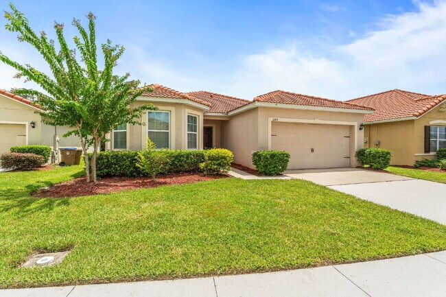 Building Photo - Charming 3 Bed, 2 Bath with Scenic Views i...