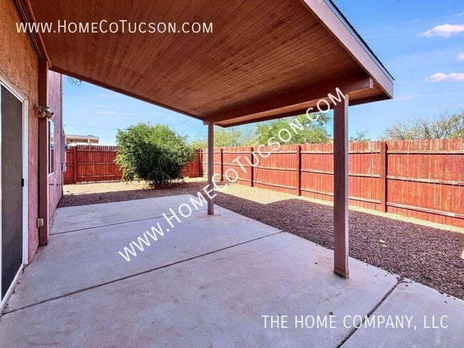 Building Photo - 10076 S Honeysuckle Dr