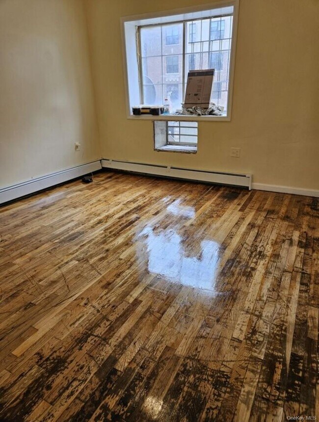 Building Photo - 873 Elsmere Pl