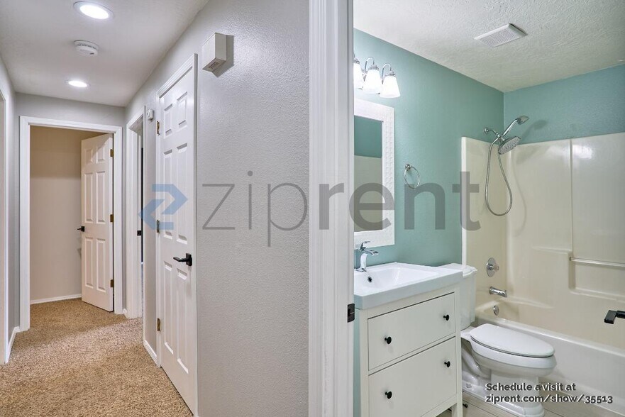 Building Photo - 17465 NW Carl Ct