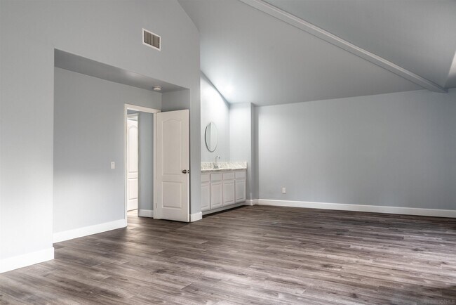 Building Photo - 2930 Doreet Way