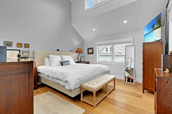 Building Photo - 532 S Branciforte Ave