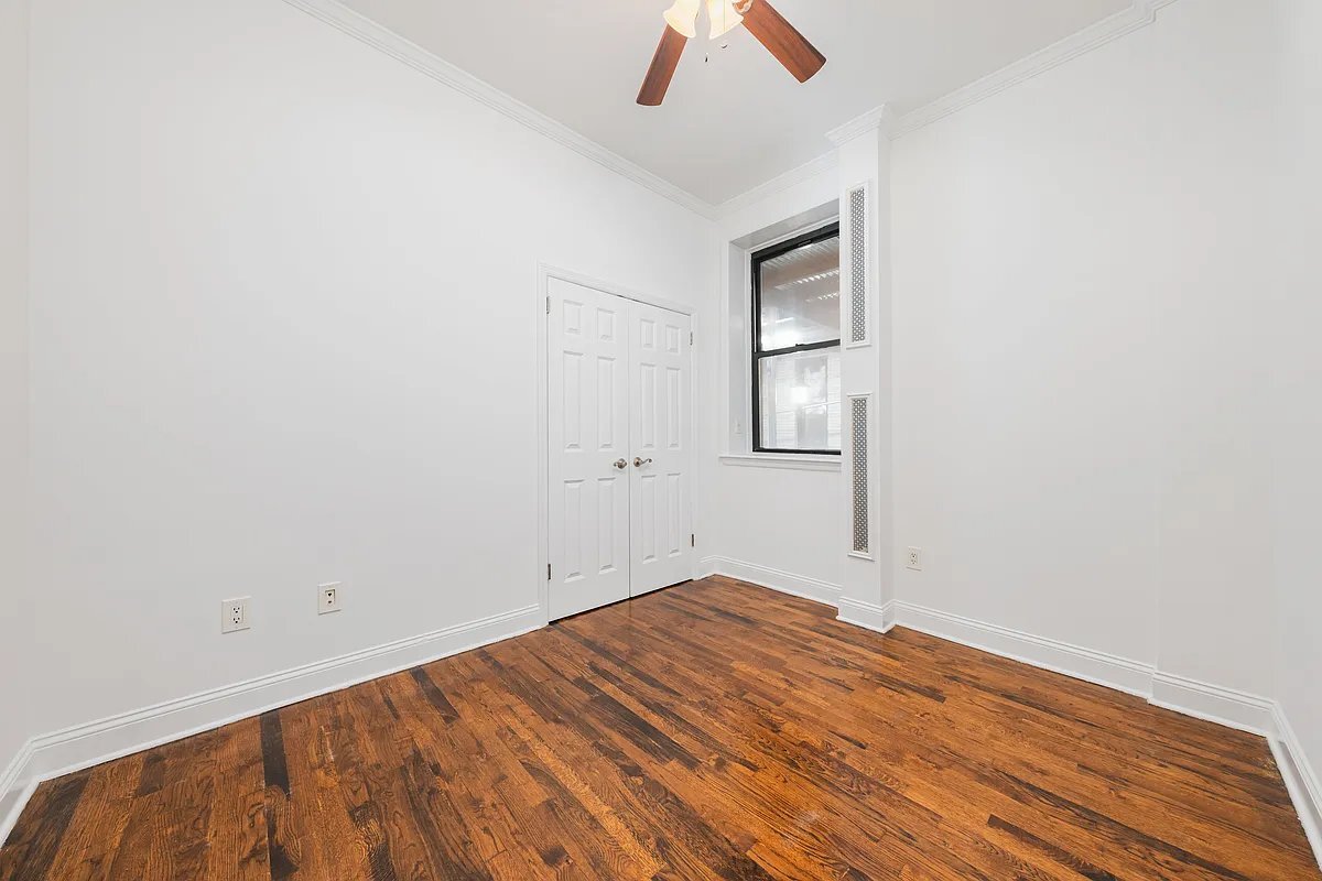 Building Photo - 207 Central Pk N