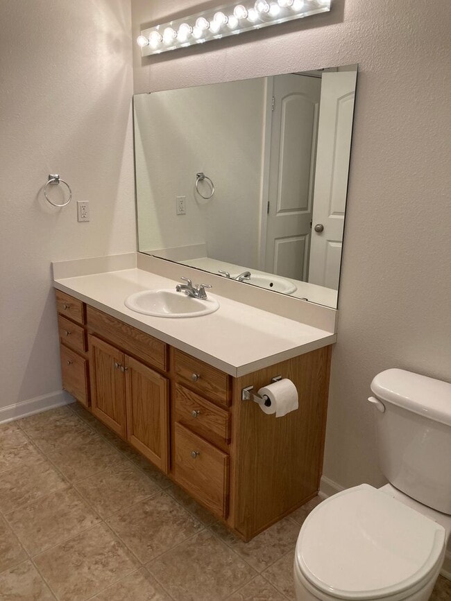 Building Photo - Three Bedroom Home, Landscaping Included!