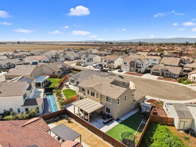 Building Photo - 1245 Pacific Pl