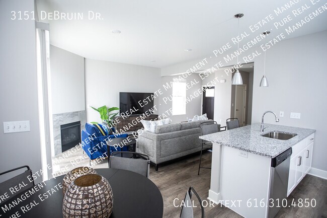 Building Photo - 3151 DeBruin Dr