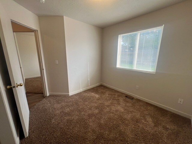Building Photo - Spacious 3 Bedroom 2 Bath House for Rent in Nampa!
