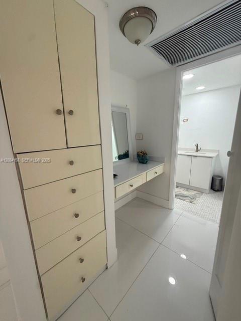 Building Photo - 5555 Collins Ave