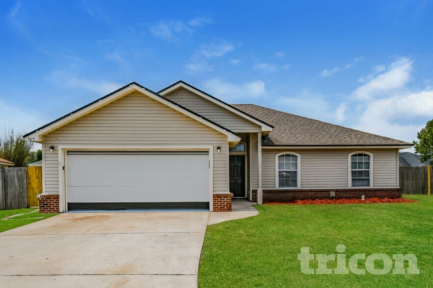 Building Photo - 585 Fallen Timbers Dr