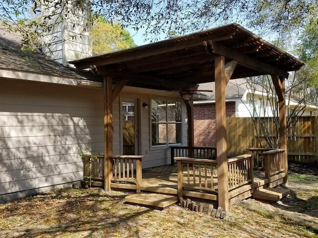 Building Photo - 27 Auburn Path Dr