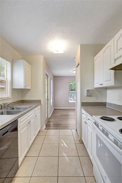 Building Photo - 720 Newton Ave S