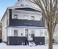 Building Photo - 9418 Parkview Ave