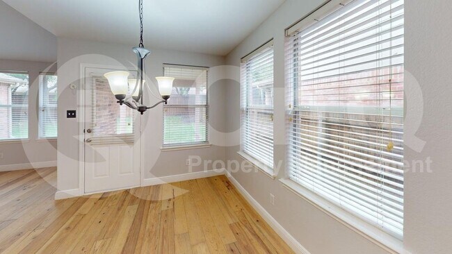 Building Photo - 2208 Lanshire Dr