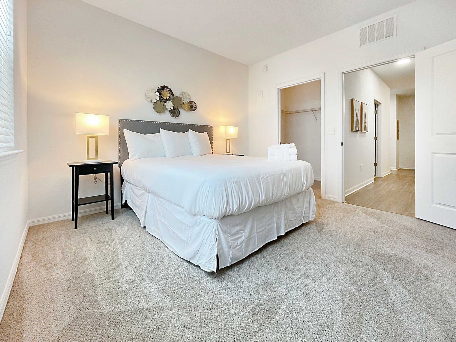 Building Photo - 1222 4th Ave E