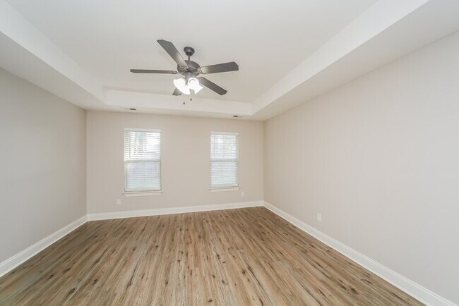 Building Photo - 5706 Bedford Loop W