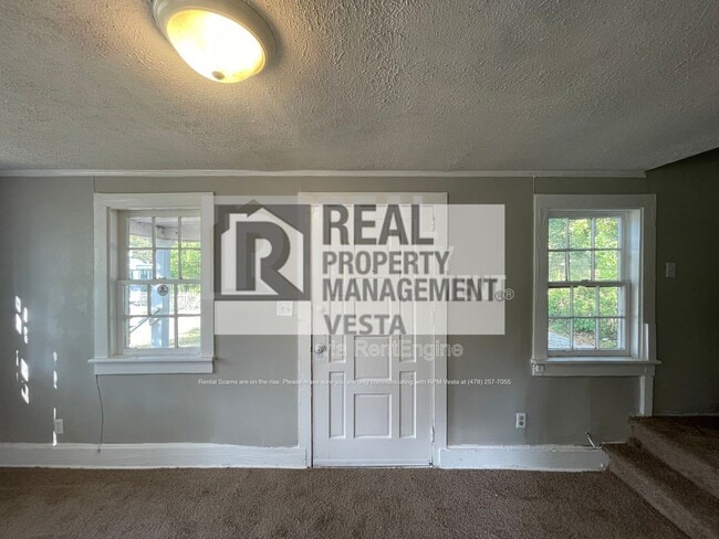 Building Photo - 2677 Napier Ave