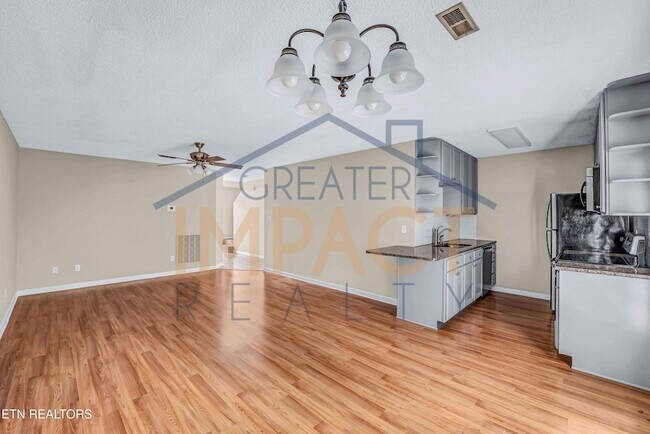 Building Photo - 1045 Blinken St