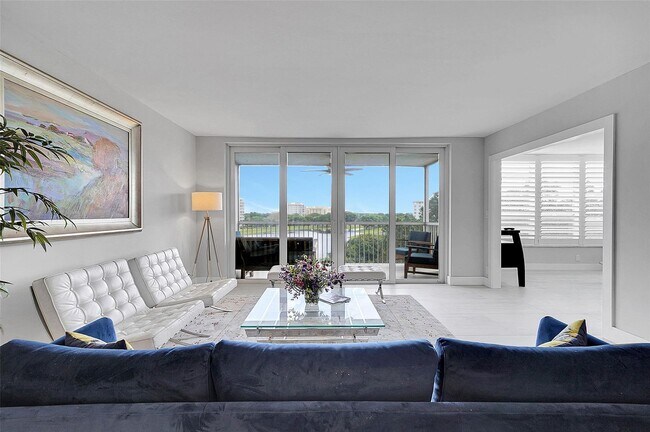 Building Photo - 3051 N Course Dr