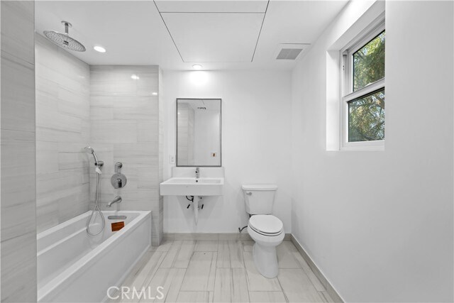 Building Photo - 4214 Fulton Ave