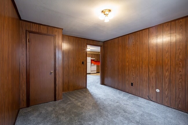 Building Photo - 7 105th St