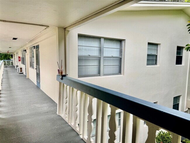 Building Photo - 120 Tilford F