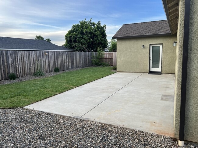 Building Photo - 4321 Paulson Ln