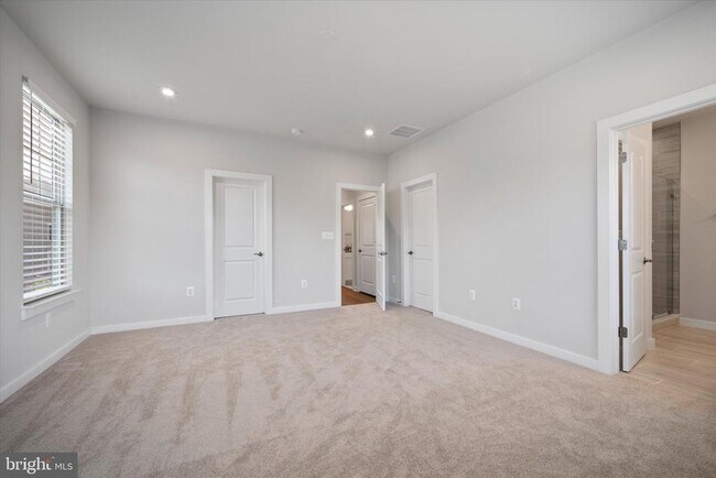 Building Photo - 1051 Venifena Terrace SE