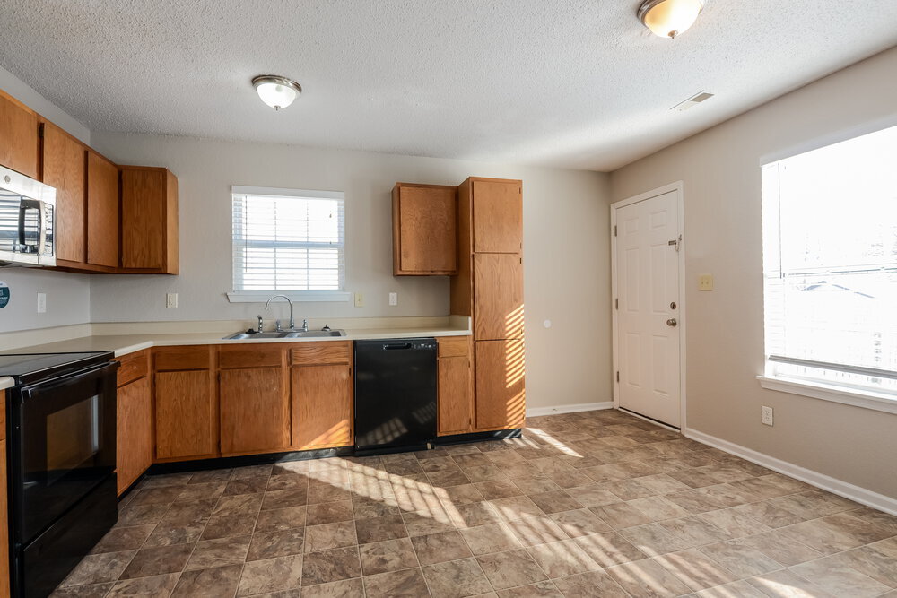 Building Photo - 6137 Longmeadow Dr