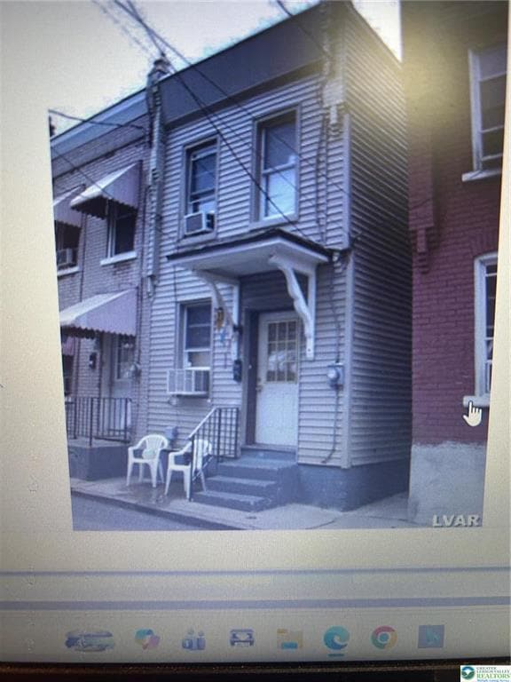 Building Photo - 740 Laufer St